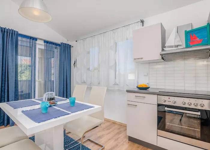 2 Bedroom Cozy In