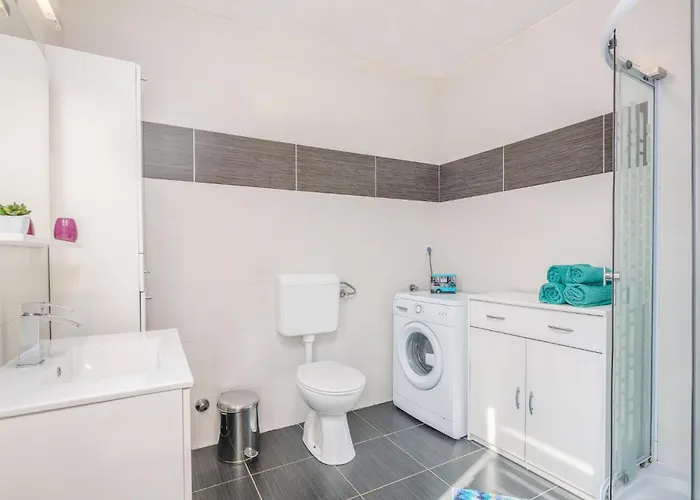 2 Bedroom Cozy In 度假居 *