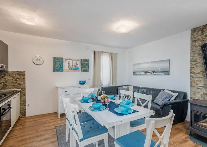 2 Bedroom Cozy In *