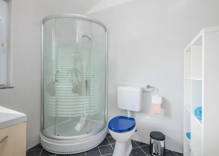 2 Bedroom Cozy In Vakantiehuis