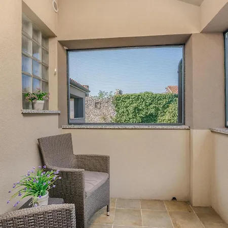 2 Bedroom Cozy In Дом отдыха Kras