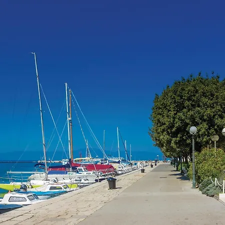 Дом отдыха 2 Bedroom Cozy In *