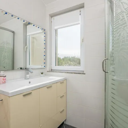 2 Bedroom Cozy In *